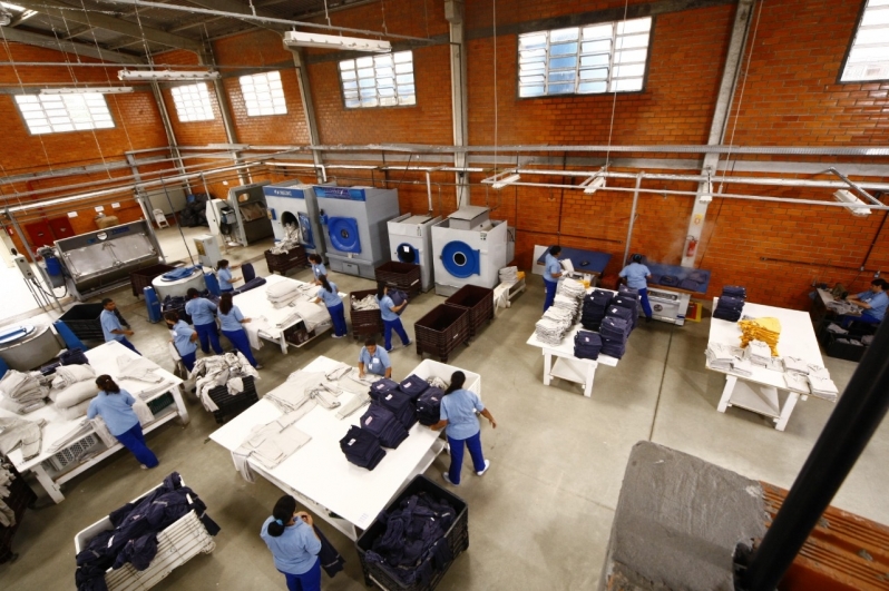 Lavanderias Industriais para Hotéis Centro de Rio Branco do Sul - Lavanderia Industrial para Uniforme de Frigorífico